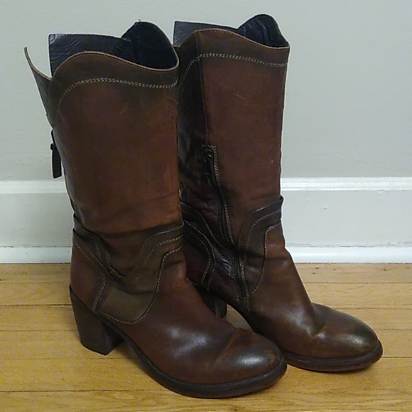 Pakros Brown Leather Boots - Picture 2 of 16